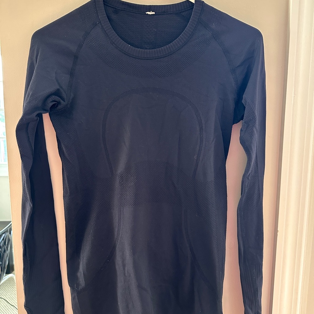 lululemon Swiftly tech Long Sleeve Tee.